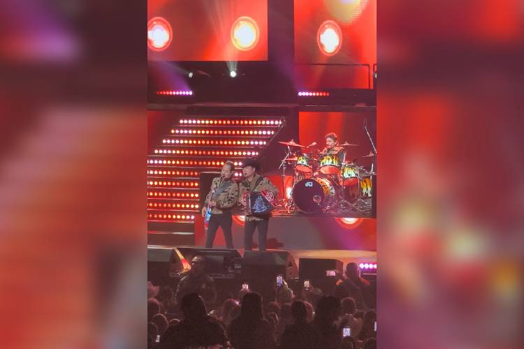 Tigres del Norte se desvela con Guadalajara